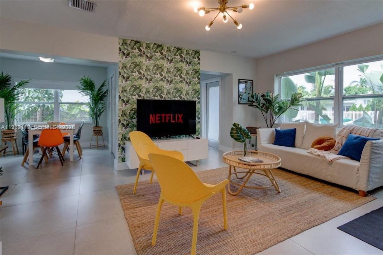 968 NE 80th St, Unit A, Miami, FL 33138 Photo