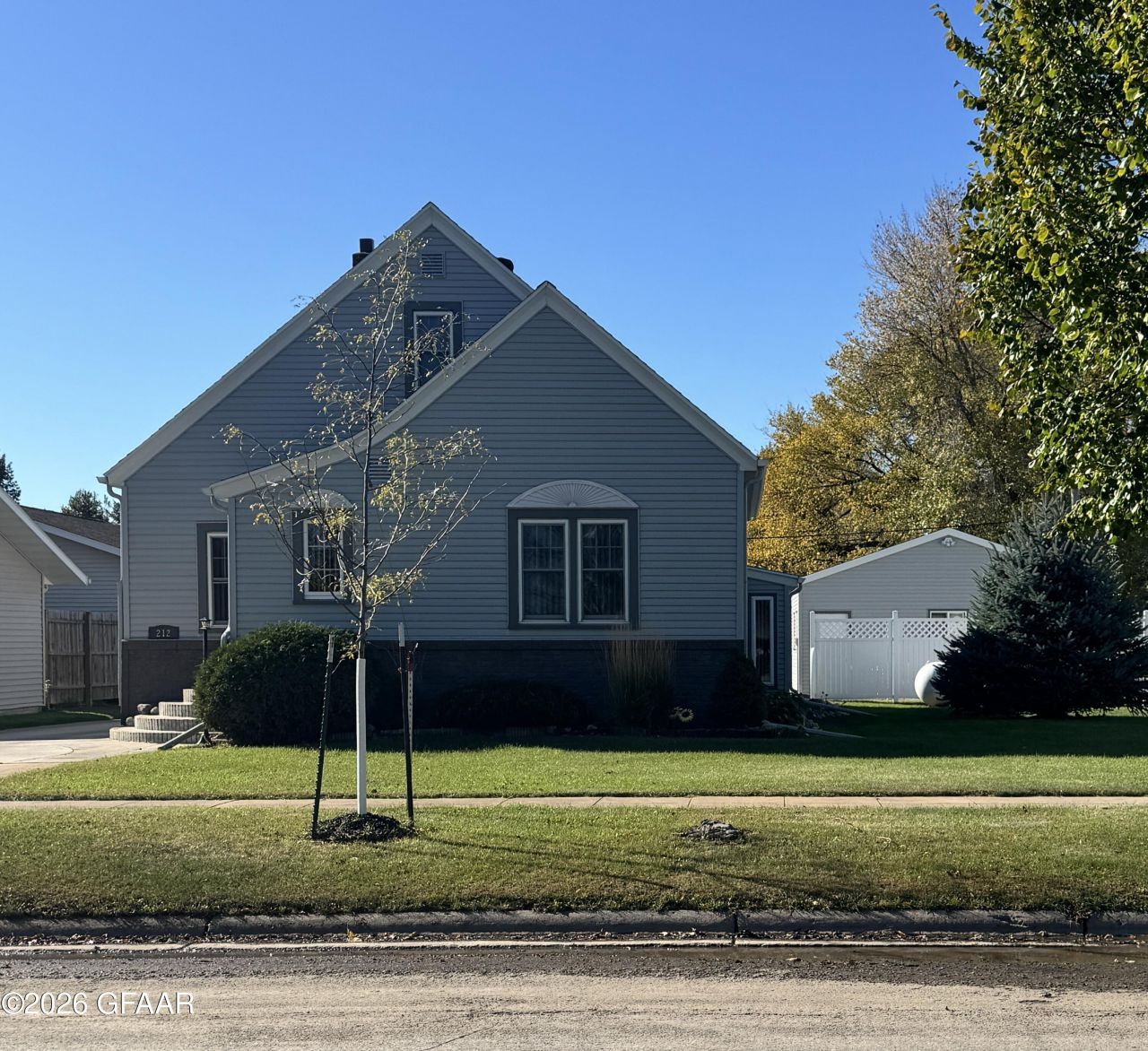 212 HOUGEN Street S primary photo