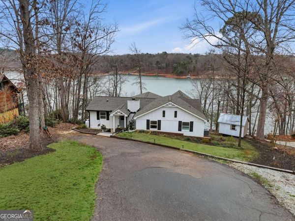 214 Sugar Cane Drive, Hartwell, GA 30643