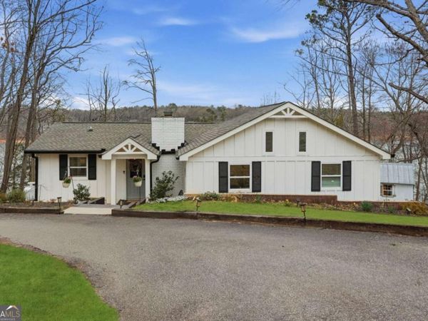 214 Sugar Cane Drive, Hartwell, GA 30643