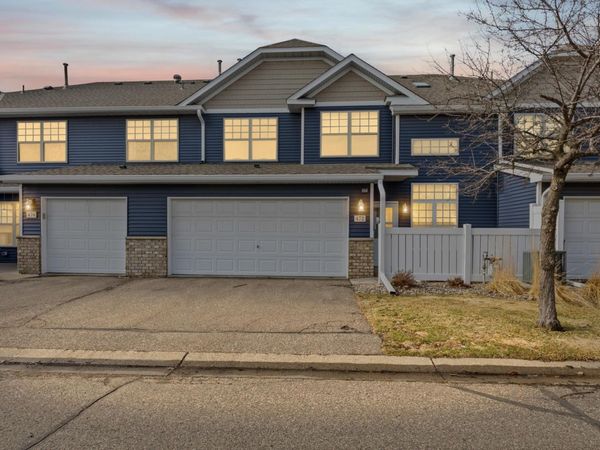 472 Hickory Lane N, Oakdale, MN 55128