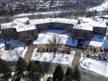 1850 Eagle Ridge Drive, Unit E205, Mendota Heights, MN 55118