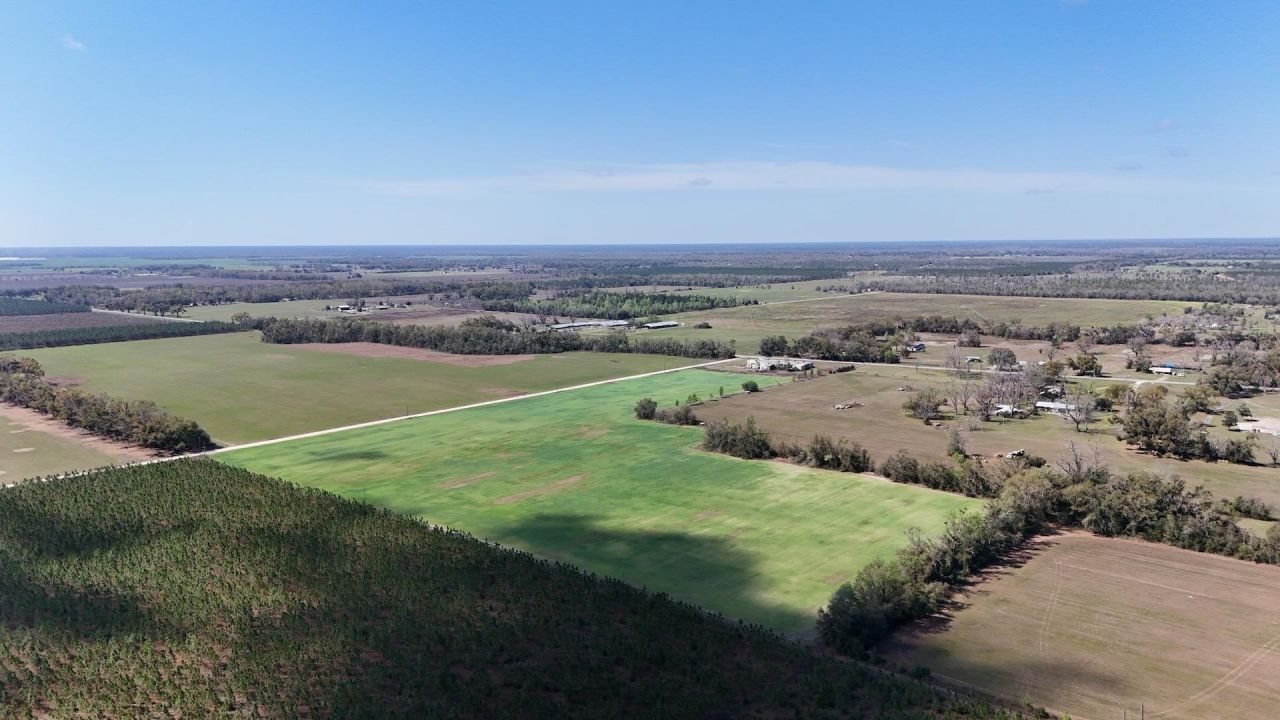 3809 SE Cr 255 , Lee, FL 32059 Photo