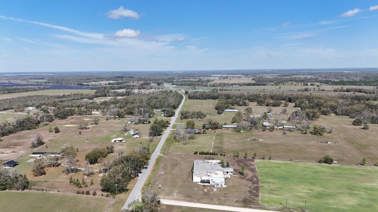 3809 SE Cr 255 , Lee, FL 32059 Photo