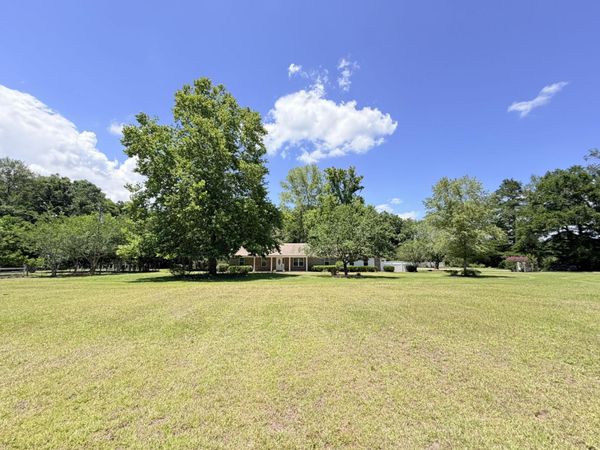 46 Glover Lane, Crawfordville, FL 32327