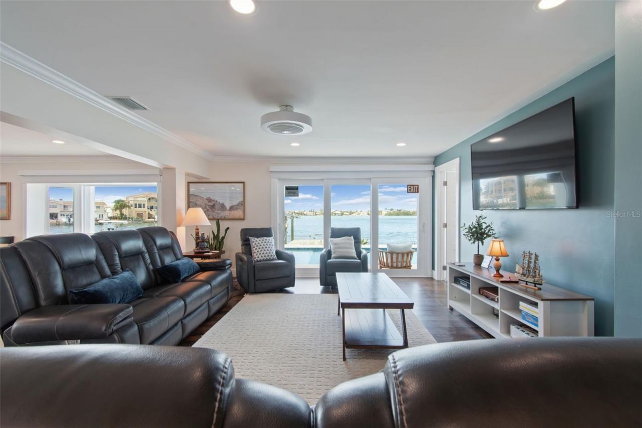 478 Harbor Drive N, Indian Rocks Beach, FL 33785 Photo