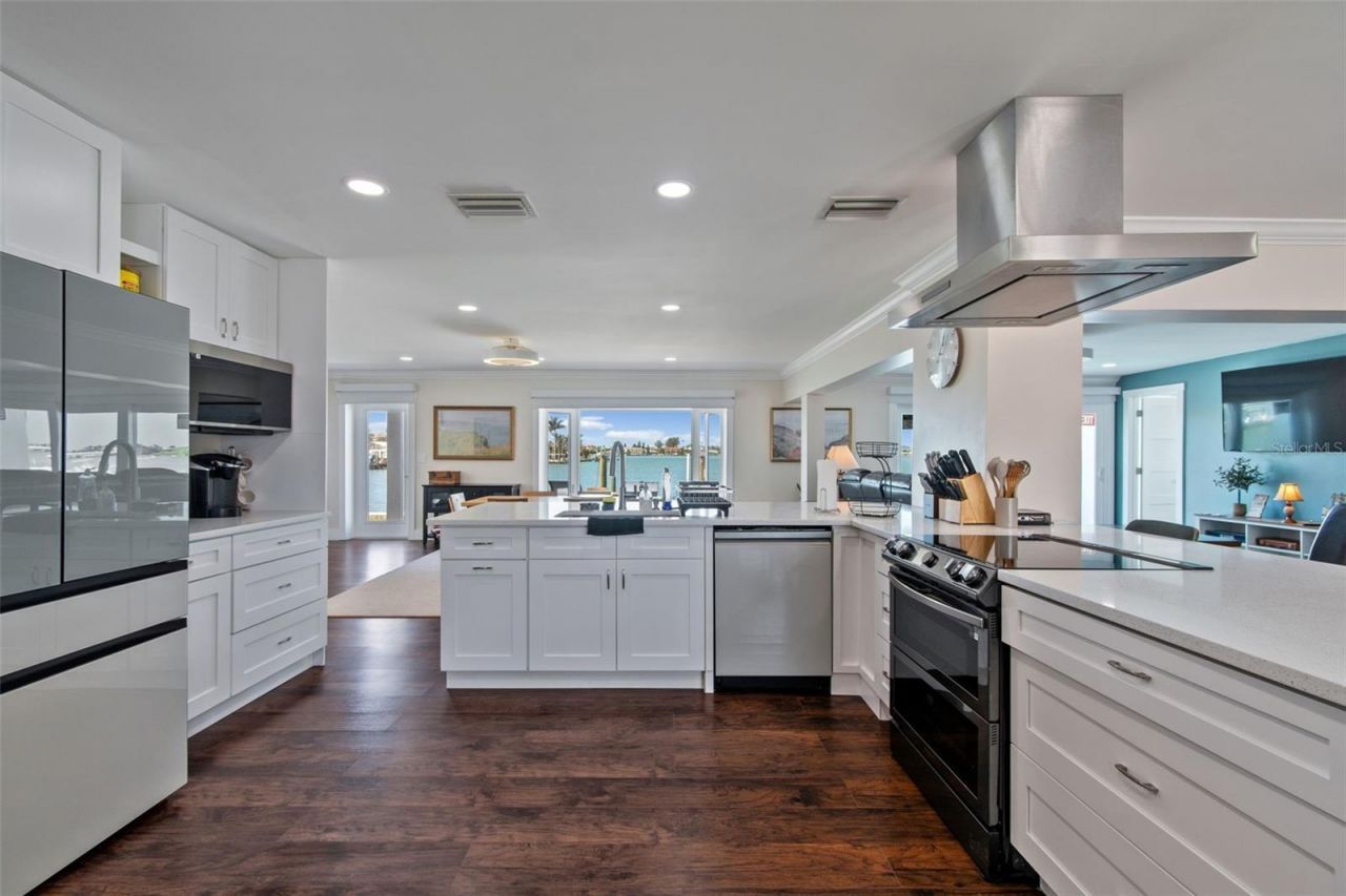 478 Harbor Drive N, Indian Rocks Beach, FL 33785 Photo