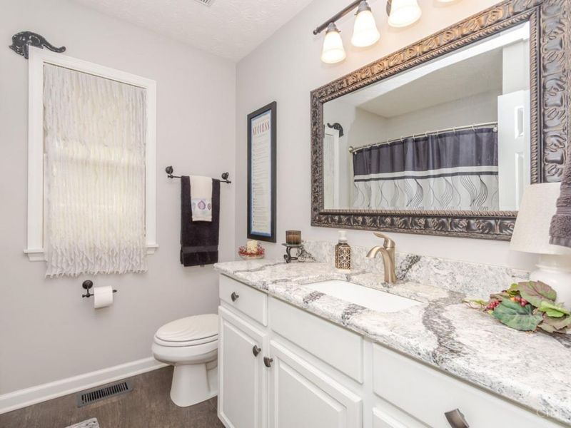 7335 Melinda Drive, Butler Twp, OH 45414 Photo 21