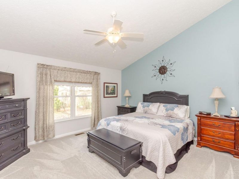 7335 Melinda Drive, Butler Twp, OH 45414 Photo 24