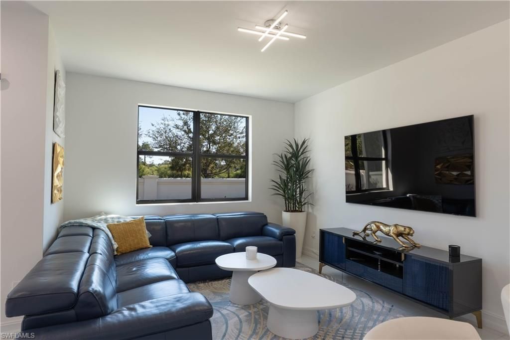 7510 Rockefeller Dr , Naples, FL 34119 Photo