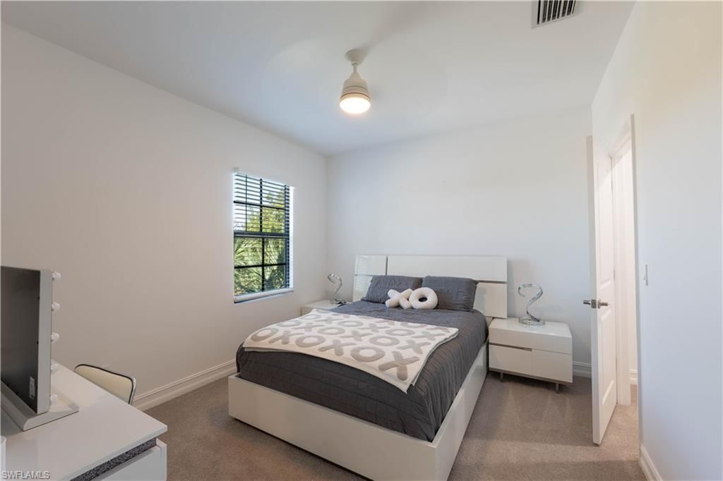 7510 Rockefeller Dr , Naples, FL 34119 Photo