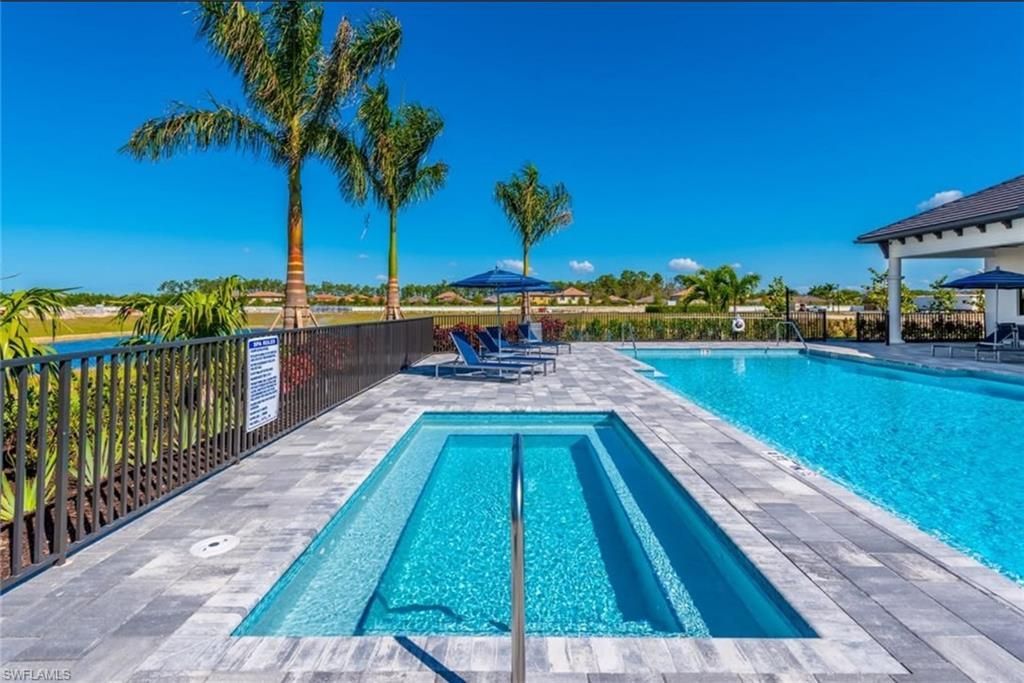 7510 Rockefeller Dr , Naples, FL 34119 Photo