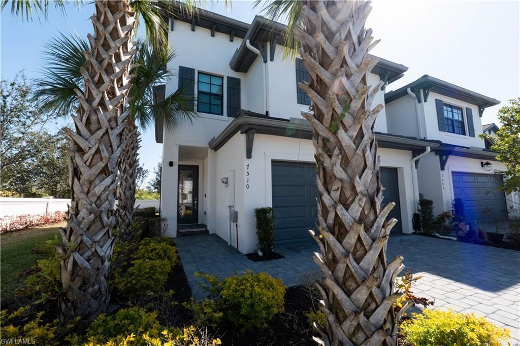 7510 Rockefeller Dr , Naples, FL 34119 Photo