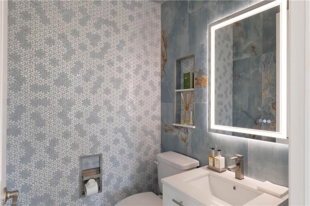 7510 Rockefeller Dr , Naples, FL 34119 Photo