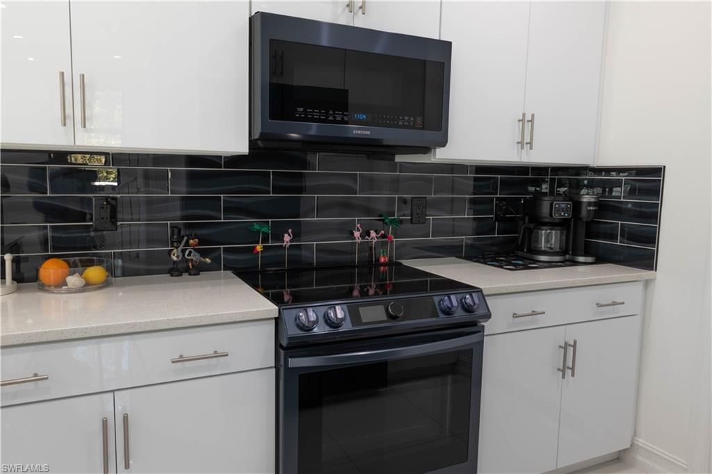 7510 Rockefeller Dr , Naples, FL 34119 Photo