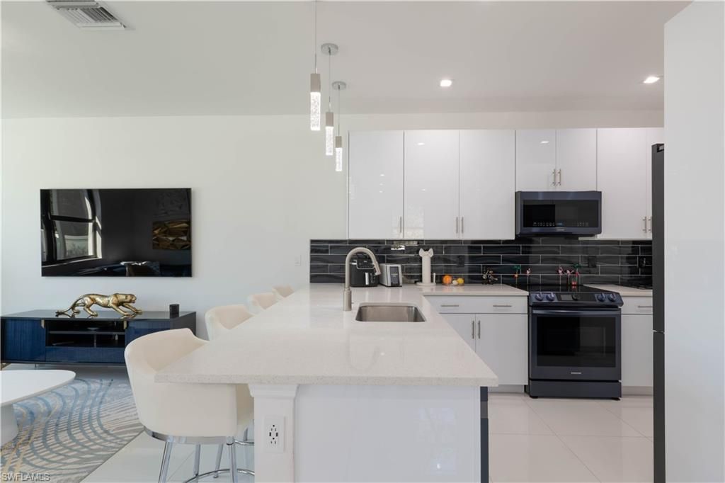 7510 Rockefeller Dr , Naples, FL 34119 Photo