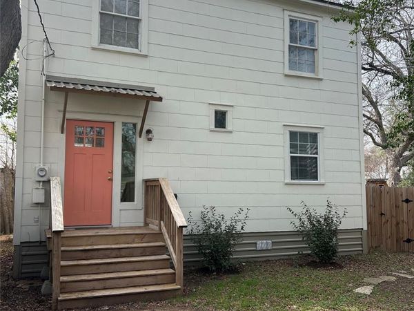 1604 Water ST, Bastrop, TX 78602