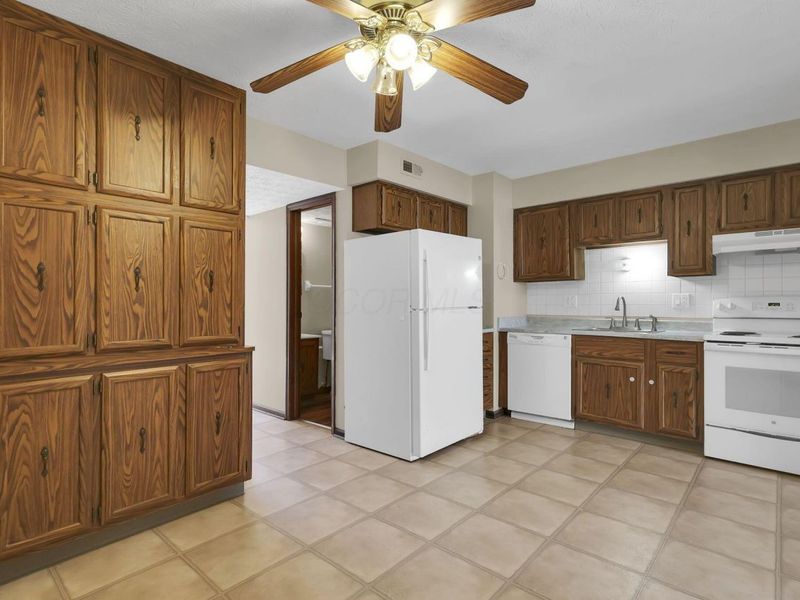 5562 Cartwright Lane, Unit 13, Columbus, OH 43231 Photo 17