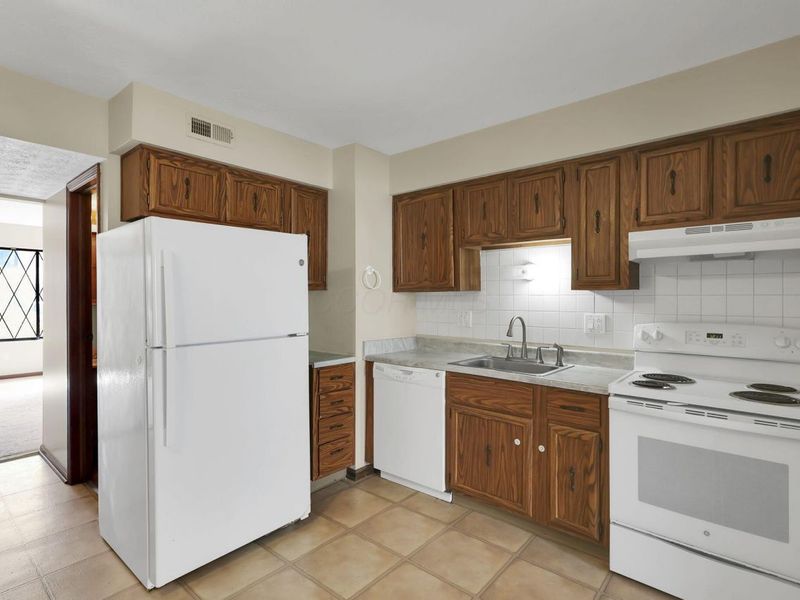 5562 Cartwright Lane, Unit 13, Columbus, OH 43231 Photo 19