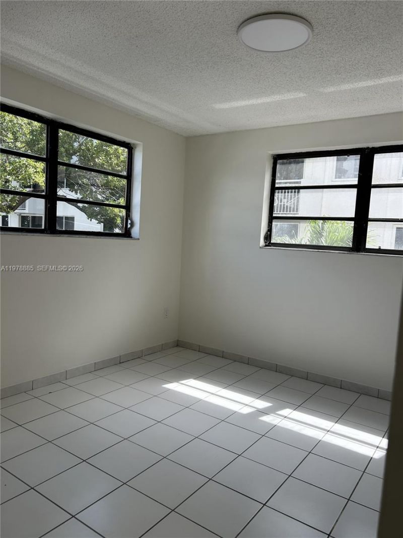 1673 Bay Rd , Unit 306, Miami Beach, FL 33139 Photo