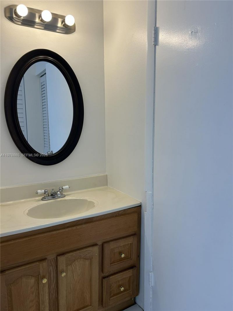 1673 Bay Rd , Unit 306, Miami Beach, FL 33139 Photo