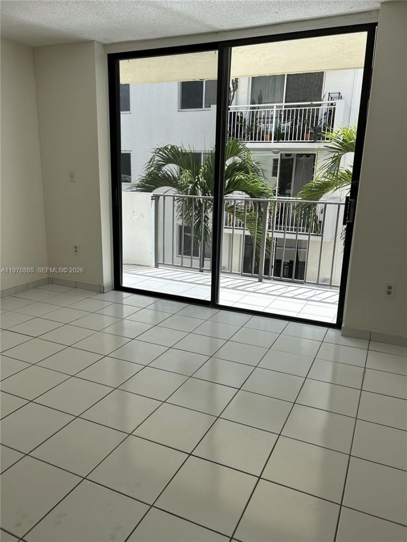 1673 Bay Rd , Unit 306, Miami Beach, FL 33139 Photo