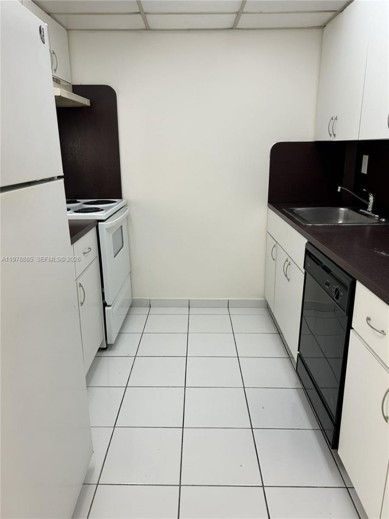 1673 Bay Rd , Unit 306, Miami Beach, FL 33139 Photo