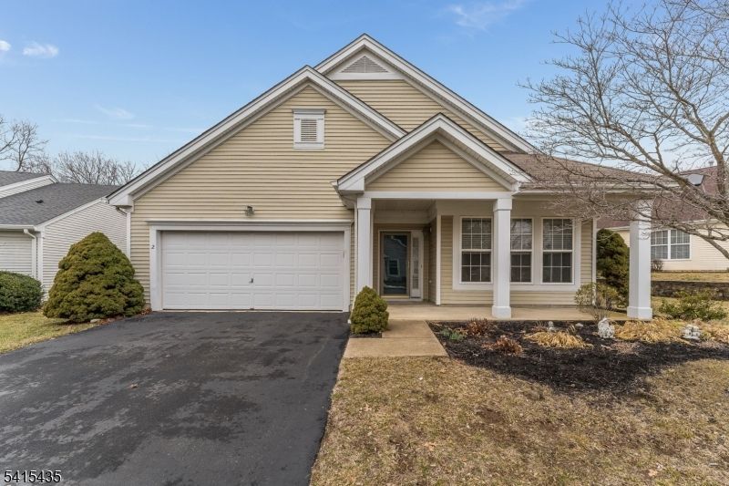 2 Homestead Ct, White, NJ 07823 Main Photo