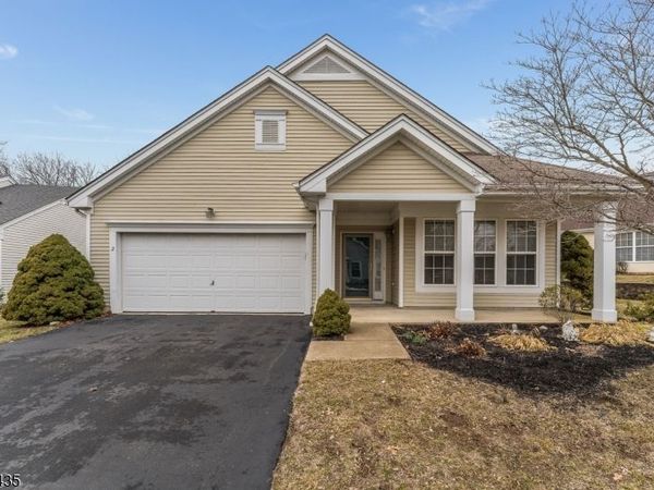 2 Homestead Ct, White, NJ 07823