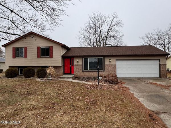 210 Lakeview Drive , Bryan, OH 43506