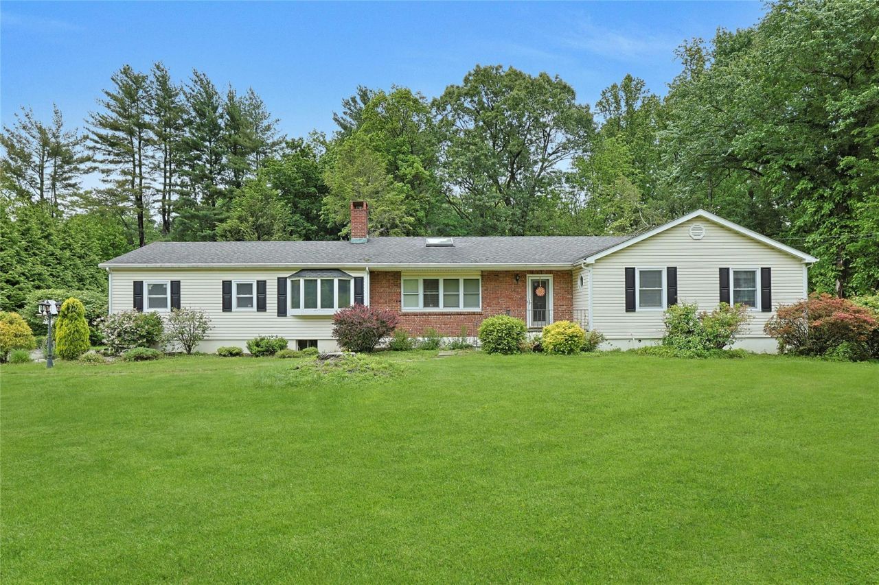 19 Leicester Road , Briarcliff Manor, NY 10510 Main Photo