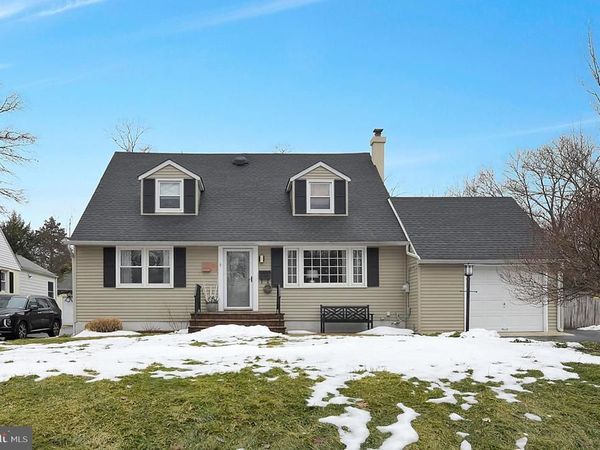 56 RIDGEWOOD AVENUE, EWING, NJ 08618