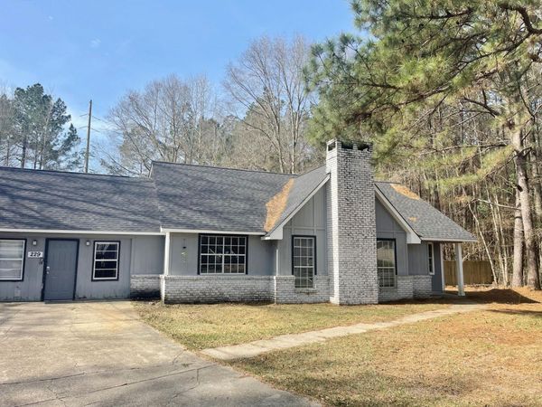 229 Sam Rayburn Dr., Hattiesburg, MS 39402