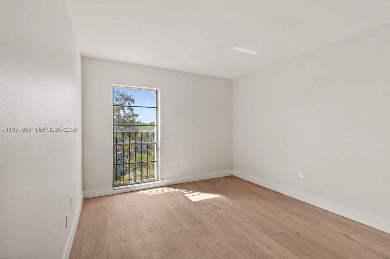 6902 N Kendall Dr , Unit E403, Pinecrest, FL 33156 Photo