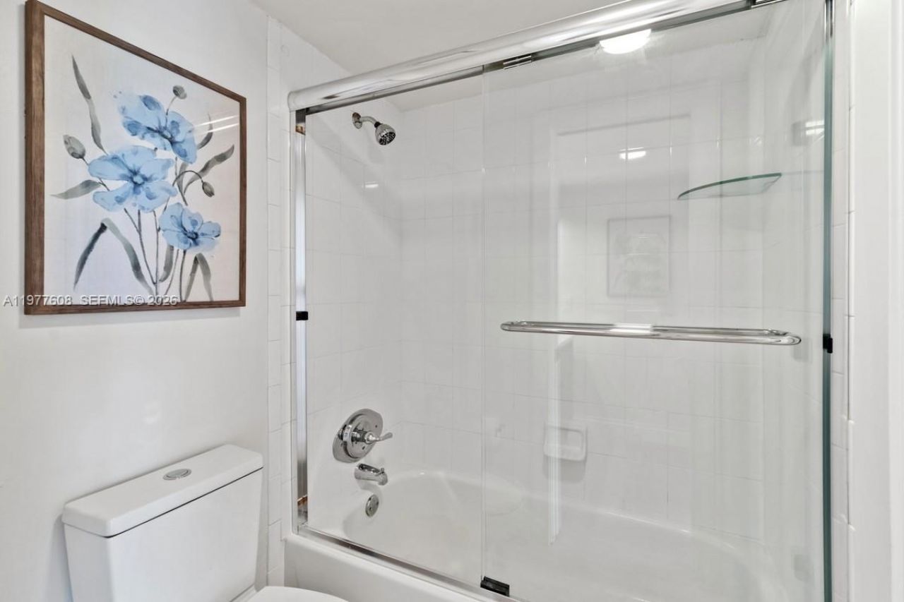 6902 N Kendall Dr , Unit E403, Pinecrest, FL 33156 Photo