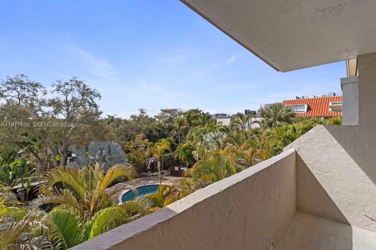 6902 N Kendall Dr , Unit E403, Pinecrest, FL 33156 Photo