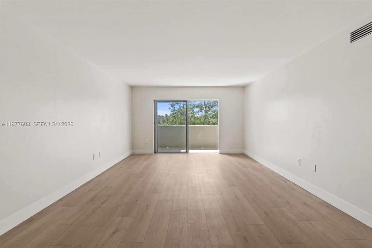 6902 N Kendall Dr , Unit E403, Pinecrest, FL 33156 Photo