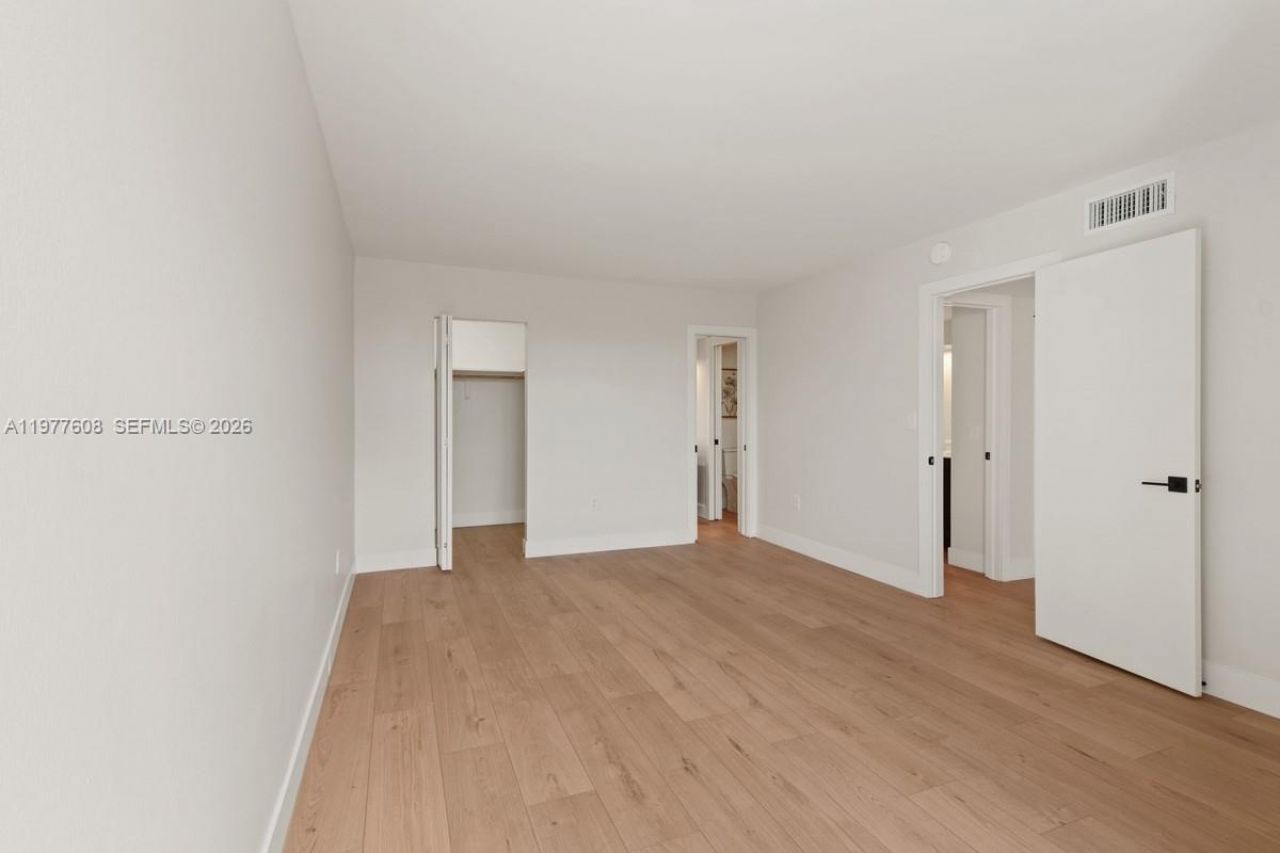 6902 N Kendall Dr , Unit E403, Pinecrest, FL 33156 Photo