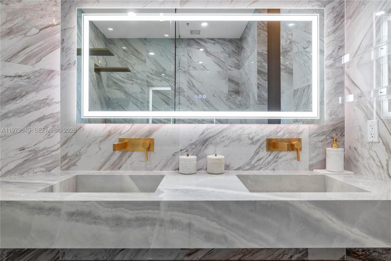 725 NE 22nd St, Unit PH2F, Miami, FL 33137 Photo