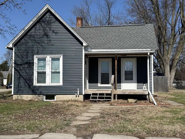 902 E PIERCE Street, Macomb, IL 61455