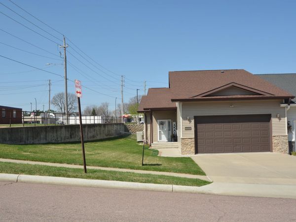 1811 S St Aubin St., Sioux City, IA 51106