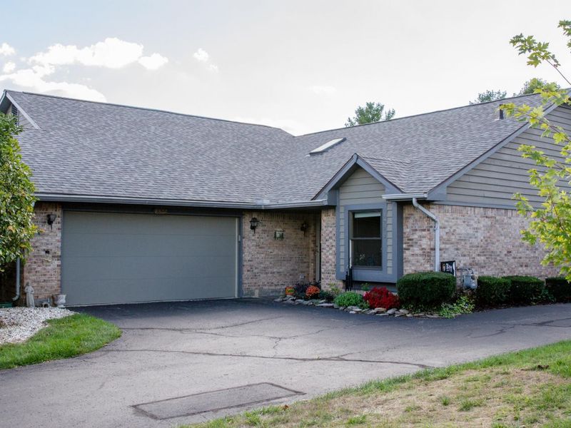 1922 Wedgewood Circle, Springfield, OH 45503 Photo 1