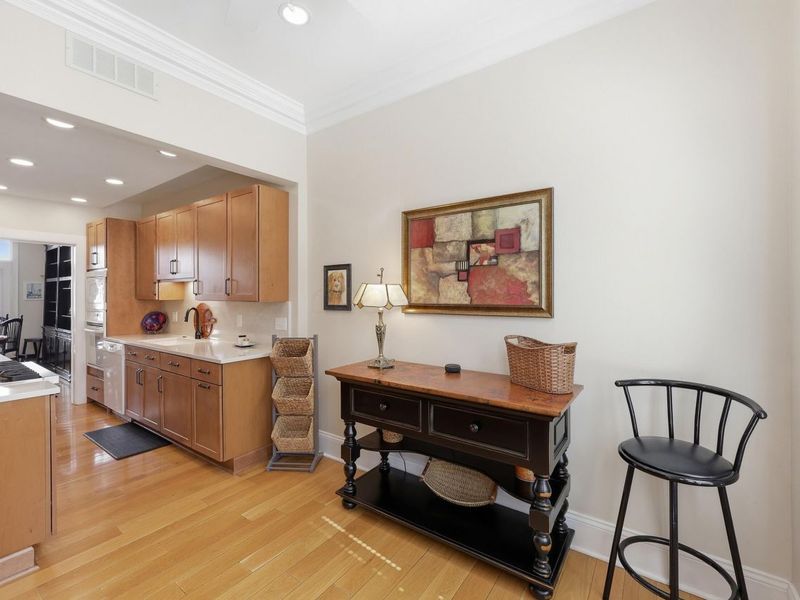 2242 Atlee Court, Unit 5, Columbus, OH 43220 Photo 12