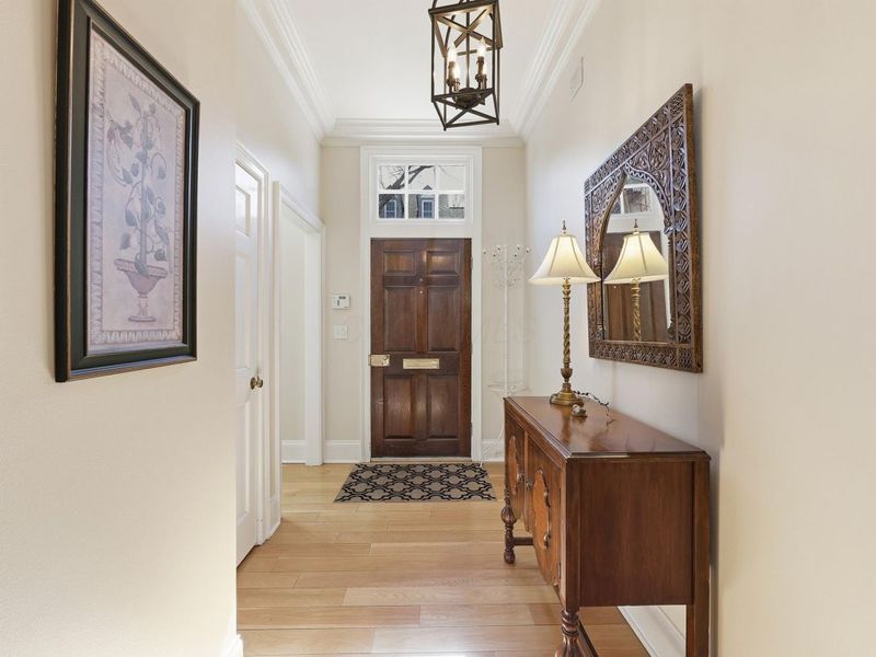 2242 Atlee Court, Unit 5, Columbus, OH 43220 Photo 4