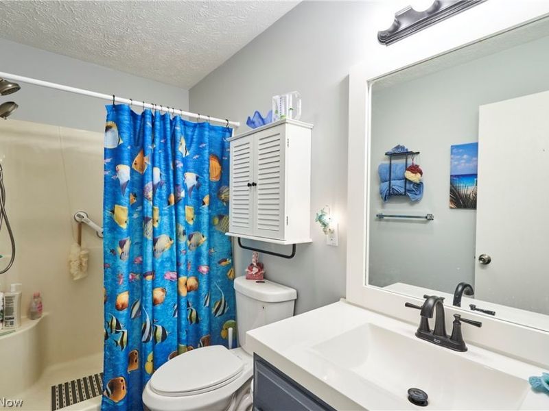 329 Spruce Street , Barberton, OH 44203 Photo 15