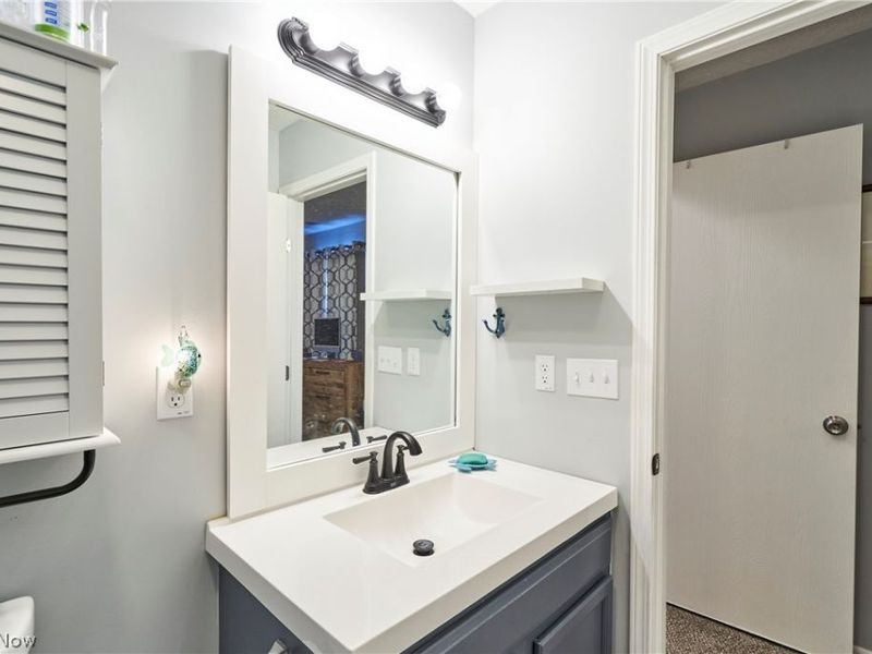 329 Spruce Street , Barberton, OH 44203 Photo 16