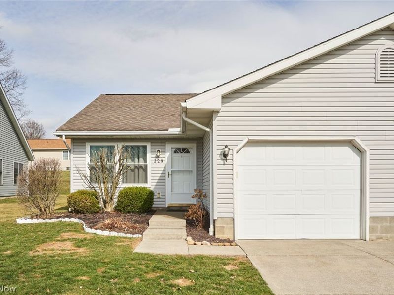 329 Spruce Street , Barberton, OH 44203 Photo 2