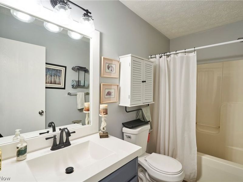 329 Spruce Street , Barberton, OH 44203 Photo 20