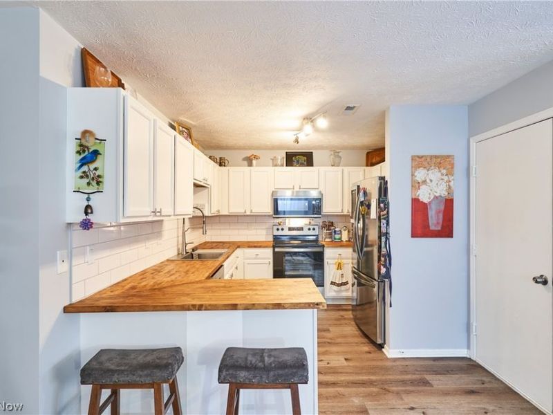 329 Spruce Street , Barberton, OH 44203 Photo 7