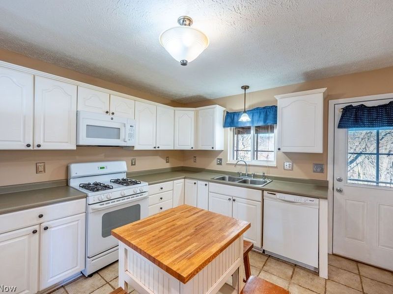 3601 1st Avenue, Vienna, WV 26105 Photo 9